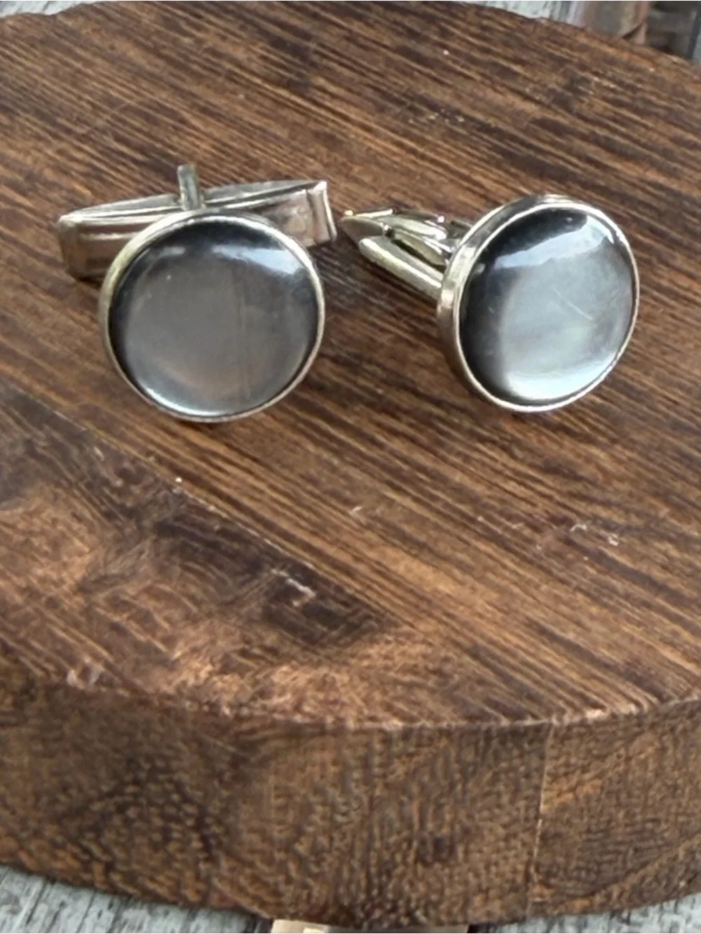 Classic, Vintage  Silver-Tone Gray Mother-of-Pearl Cufflinks